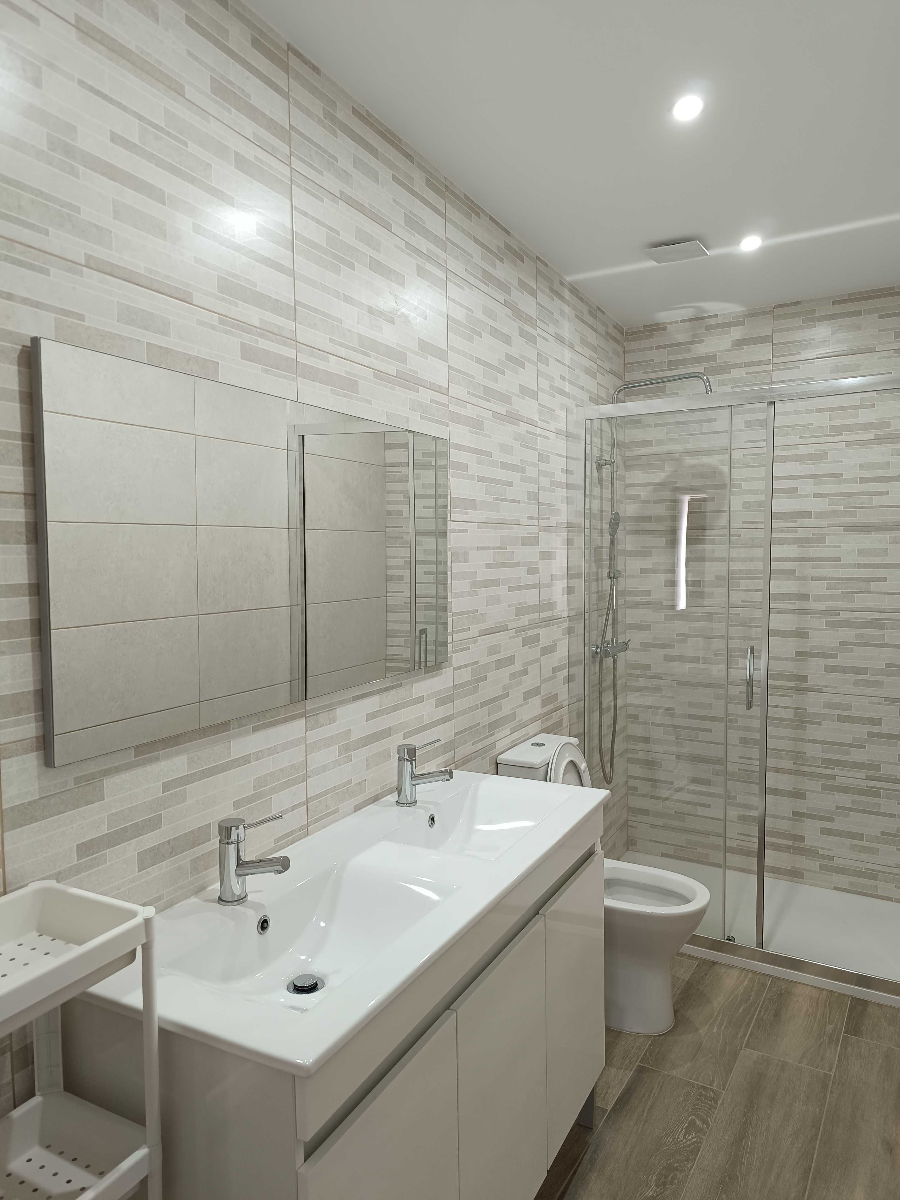 Quarto individual estudante em casa nova
