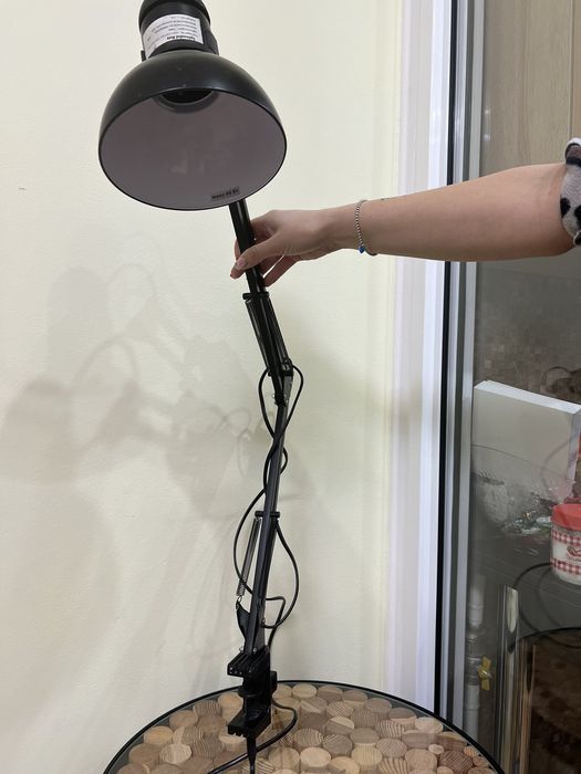 Продам лампу настільну для маникюру