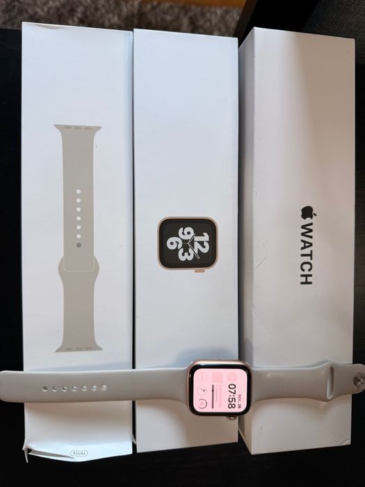 Apple watch SE bom estado sem marcas de uso
