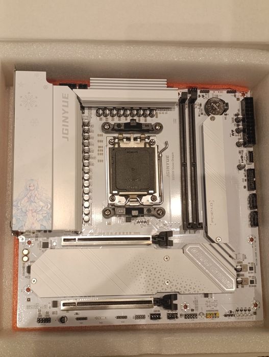 Материнська плата JGINYUE B650M Snow Dream