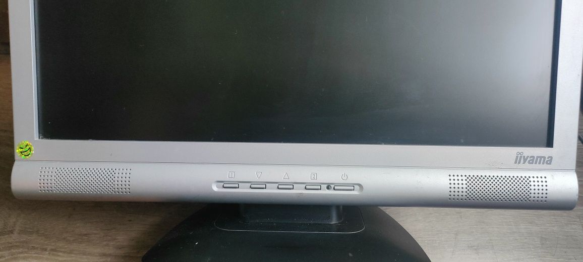Monitor 17 iiyama płaski ledowy