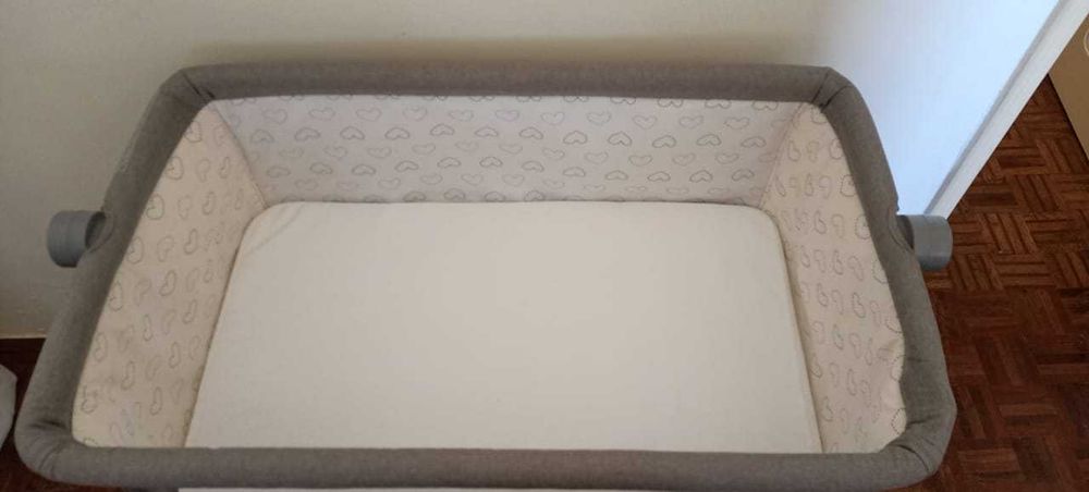 Berço de Balanço Ajustável - Colchão Incluído.