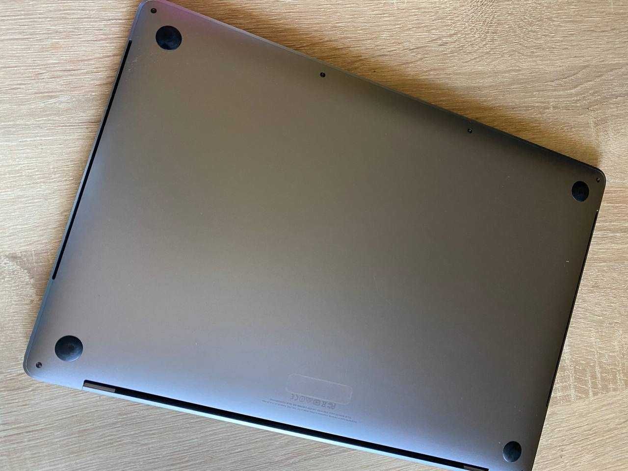 MacBook Pro 15 2017 i7/16/512 Space Gray