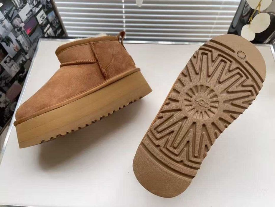 Buty płaskie UGG_Classic_Ultra_Mini_Platformie_R.40