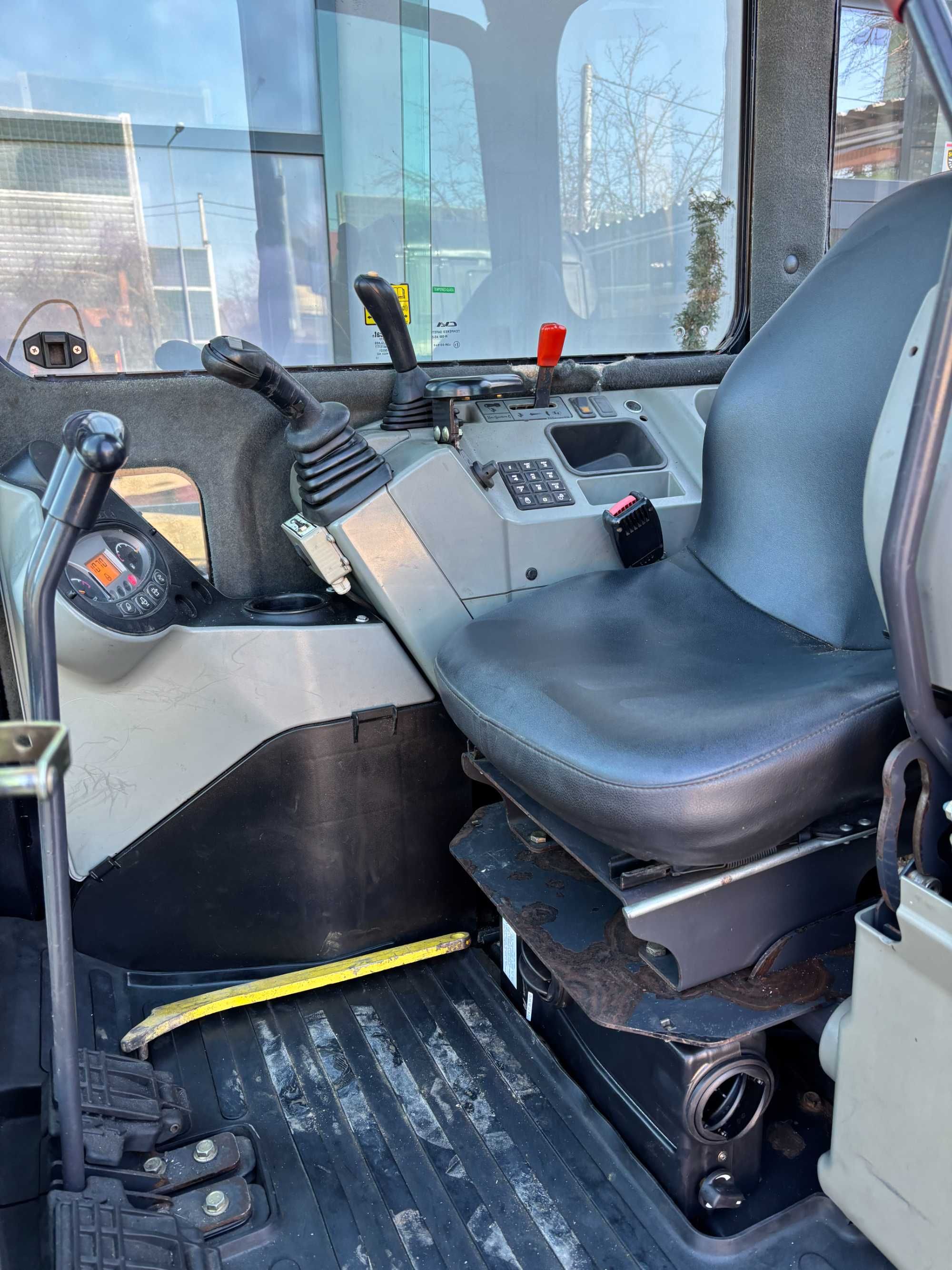 Minikoprak Bobcat E26 z 2014r szybkozłącze pełna ogrzewana kabina