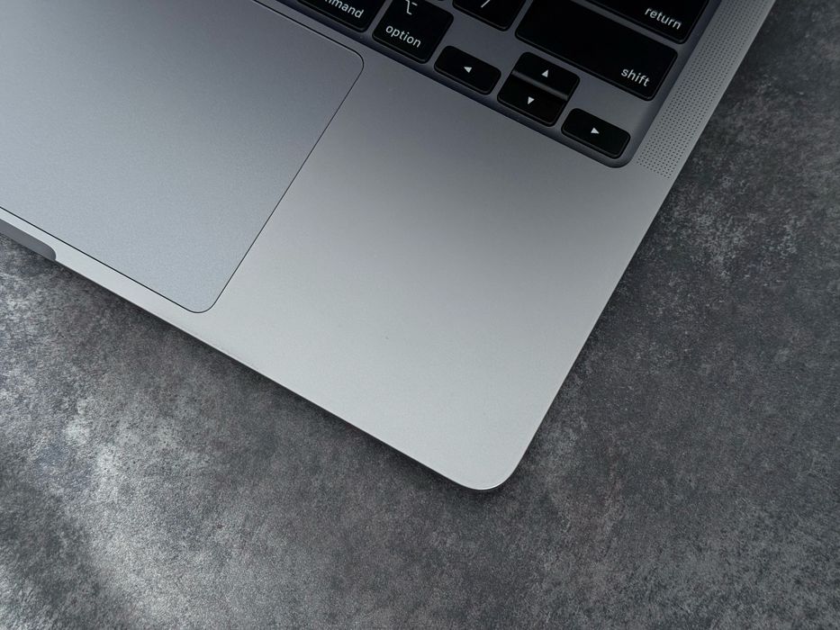 MacBook Pro 13" (M1, 2020) 8 Gb / 512 Gb / TouchBar