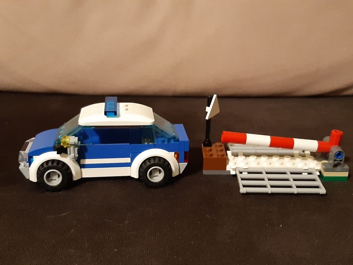 Klocki 13 - LEGO 4436 Leśny wóz patrolowy