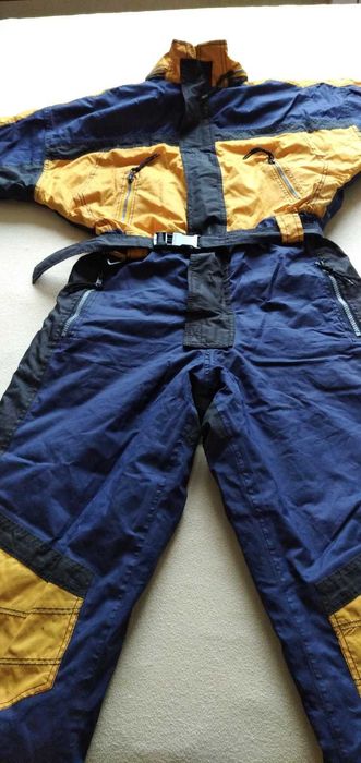 Лыжи ATOMIC, палки, ботинки Salomon, комбинезон