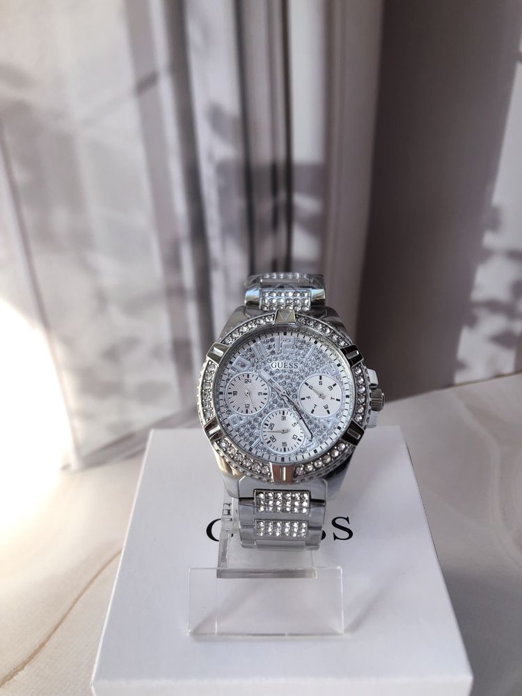 Жіночий годинник Guess w1156L1