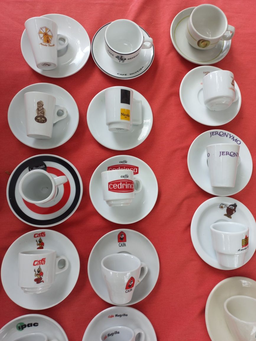 Chavenas de Café Antigas com Publicidade