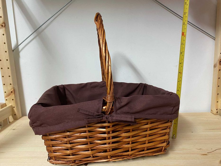 Cesto de verga com protecção em tecido