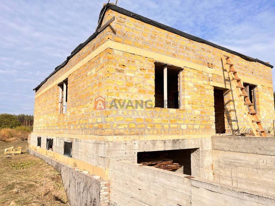 Продається новий будинок в с. Р. Поляна