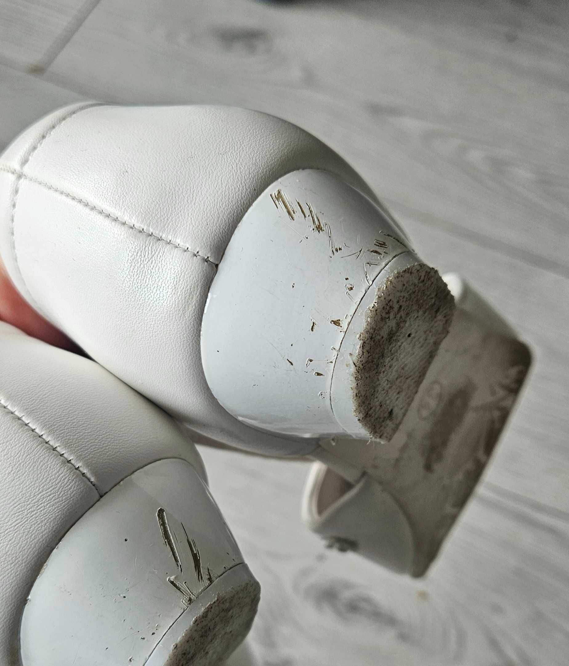 Buty komunijne dla dziewczynki rozm 34