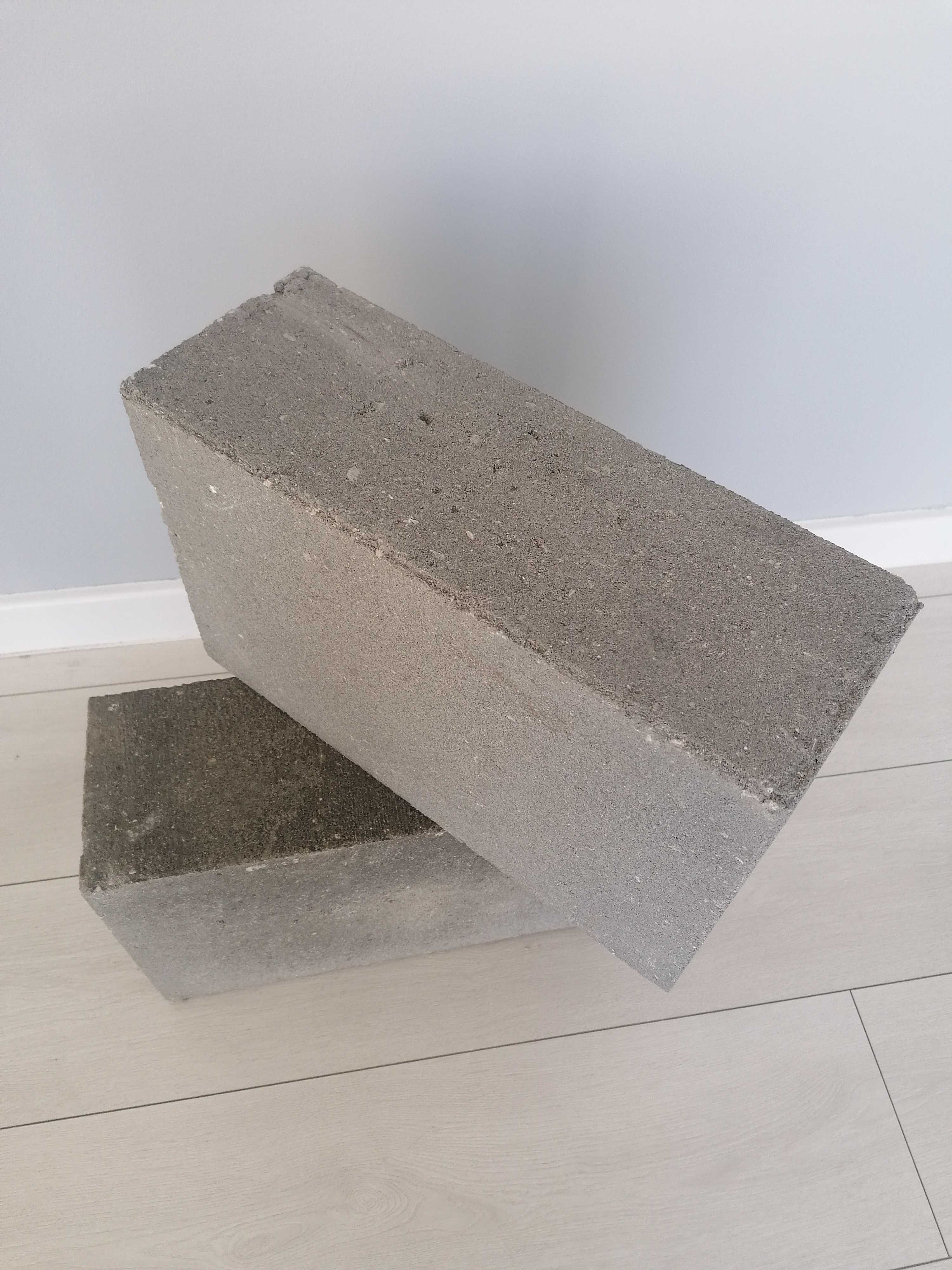 Bloczki fundamentowe betonowe B-15 Okazja Leca 24 cm