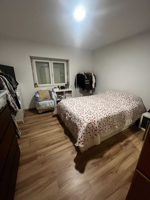 T2 Renovado em Queluz. Excelente localização.