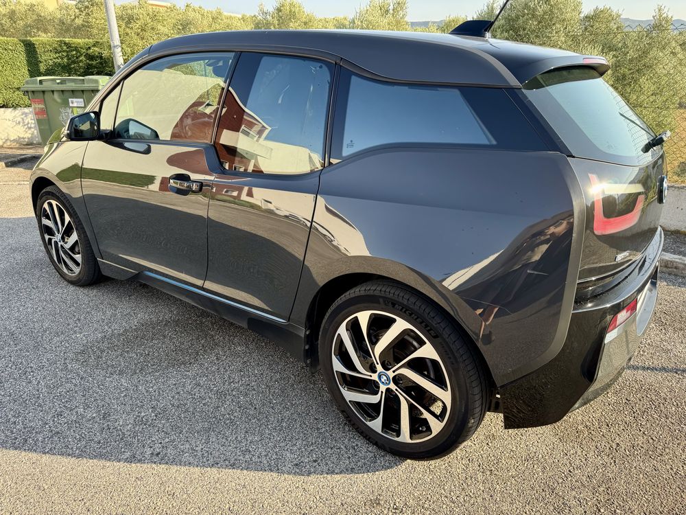 BMW i3 REx cinzento escuro ano 2015 e 157000km