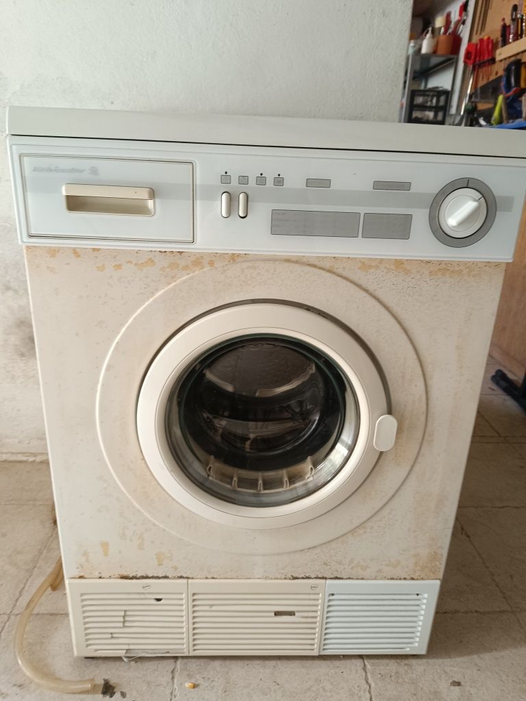 Máquina secar roupa
