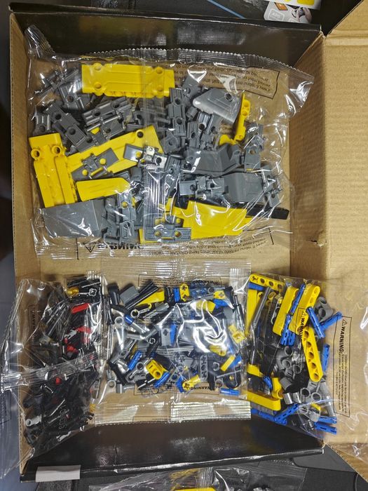 Іграшка-Конструктор-робот 5-в-1 (488 деталей)  Bluetooth + APP