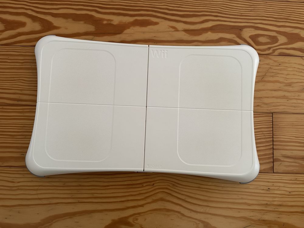 Wii Fit plus - jogo e acessórios