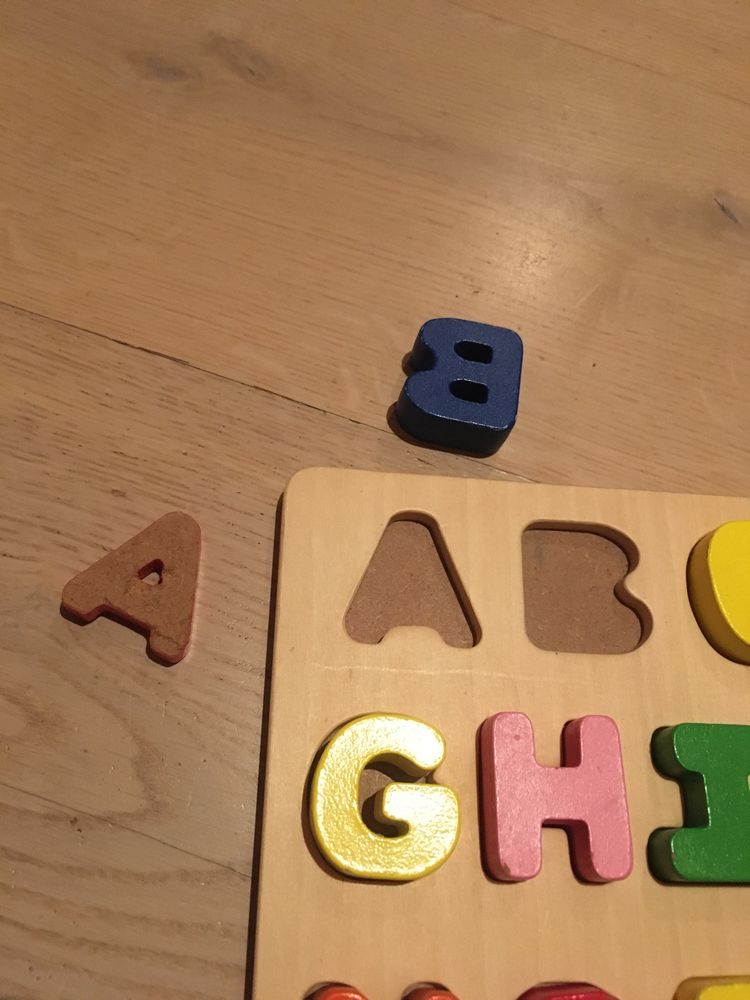 Puzzle drewniane alfabet
