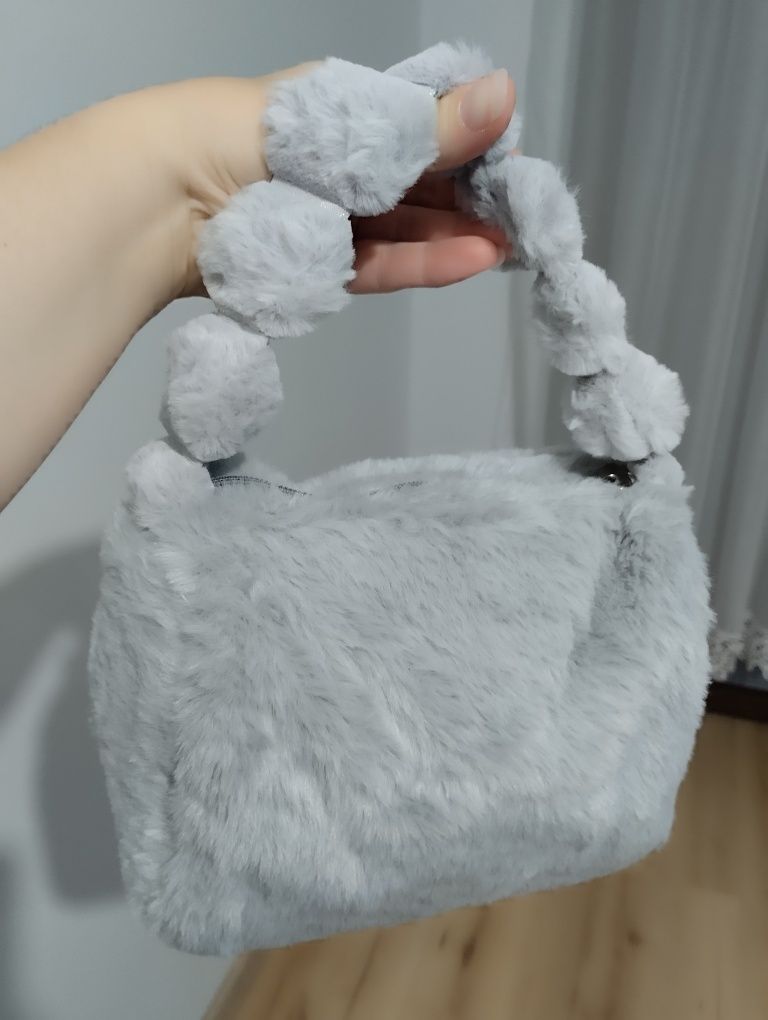 Śliczna kosmetyczka jak torebka