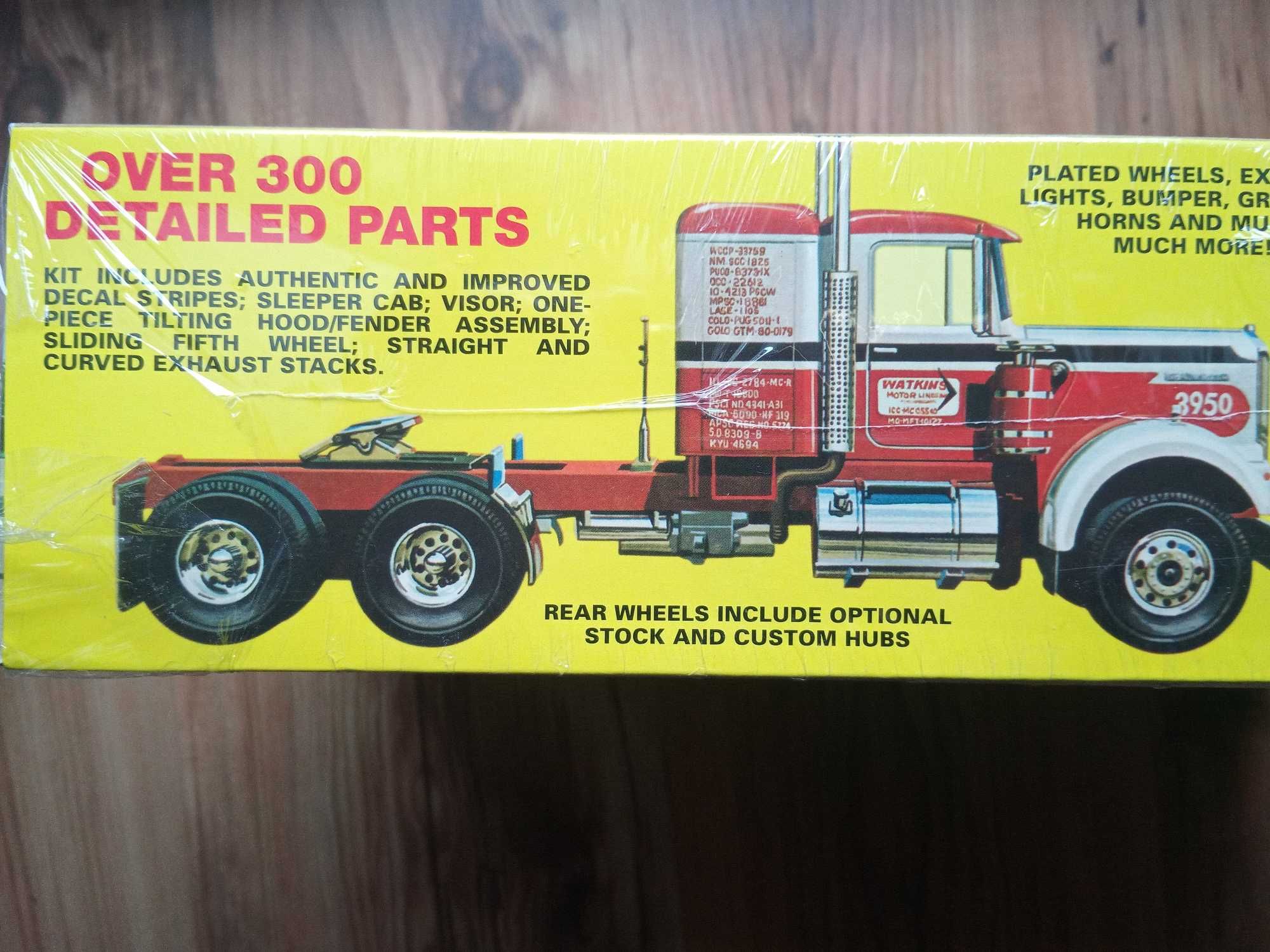 AMT 1021 - Kenworth W-925 - 1/25 - Model do sklejania