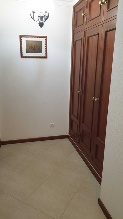 Arrendamento de um quarto para casal em Vila Real de Santo António
