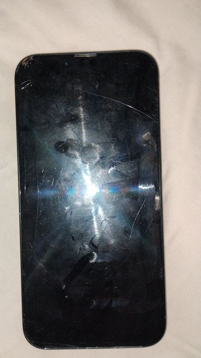 Айфон 14 256 гб завис на проводі