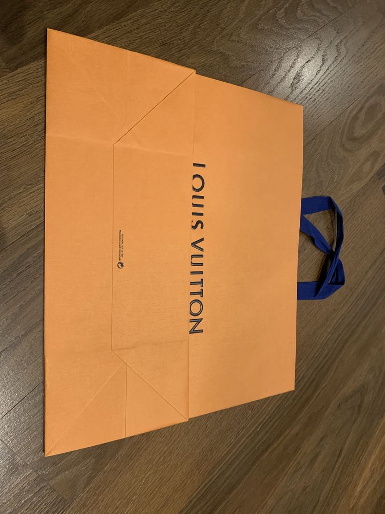 Opakowanie papierowa Louis Vuitton