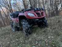 Продам квадроцикл 700кубів 4х4