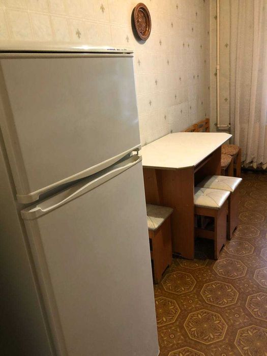 Оренда 3 к.кв.( поруч  м.Деміівська)