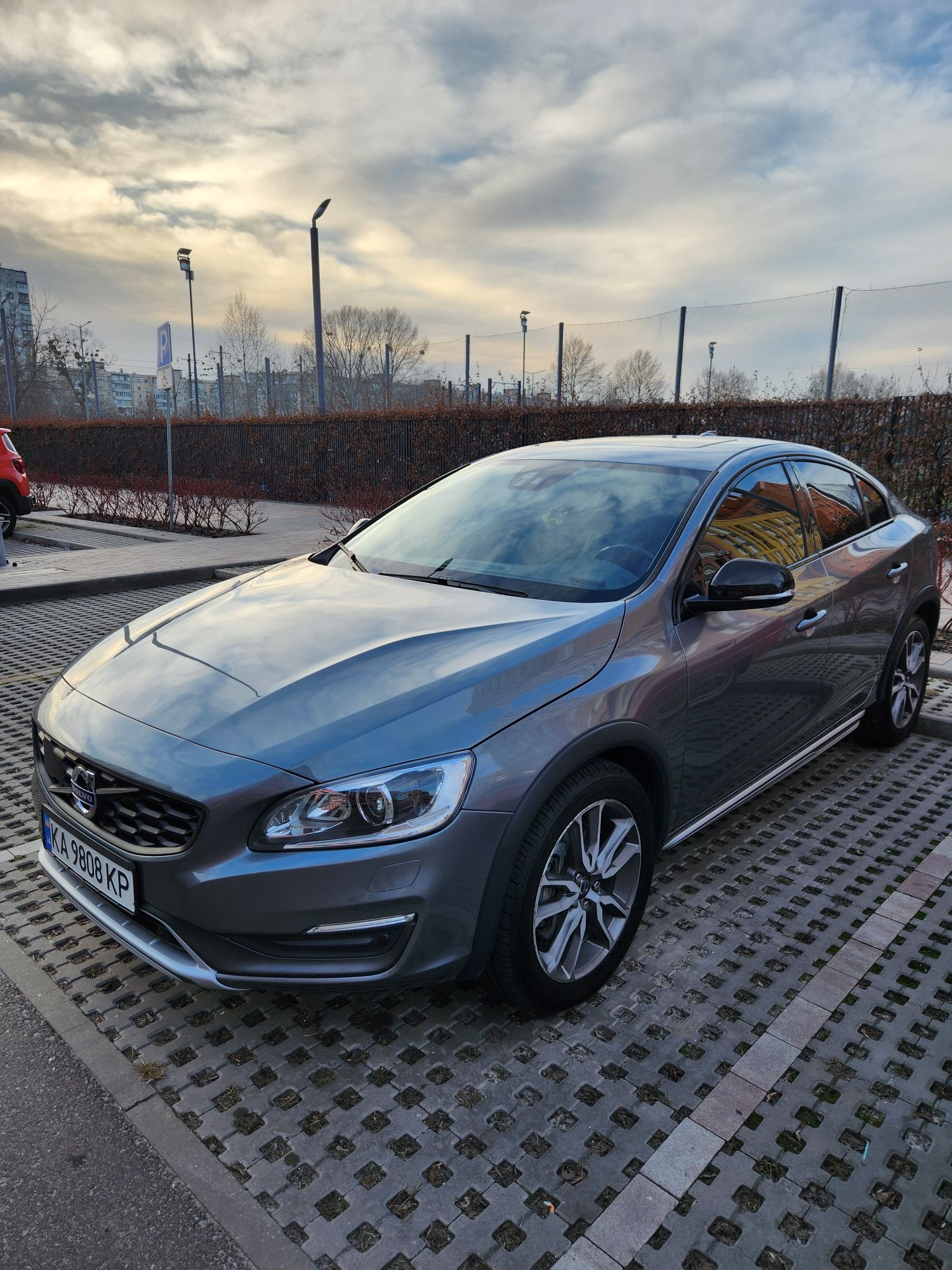 Продам Volvo S60 Cross Country