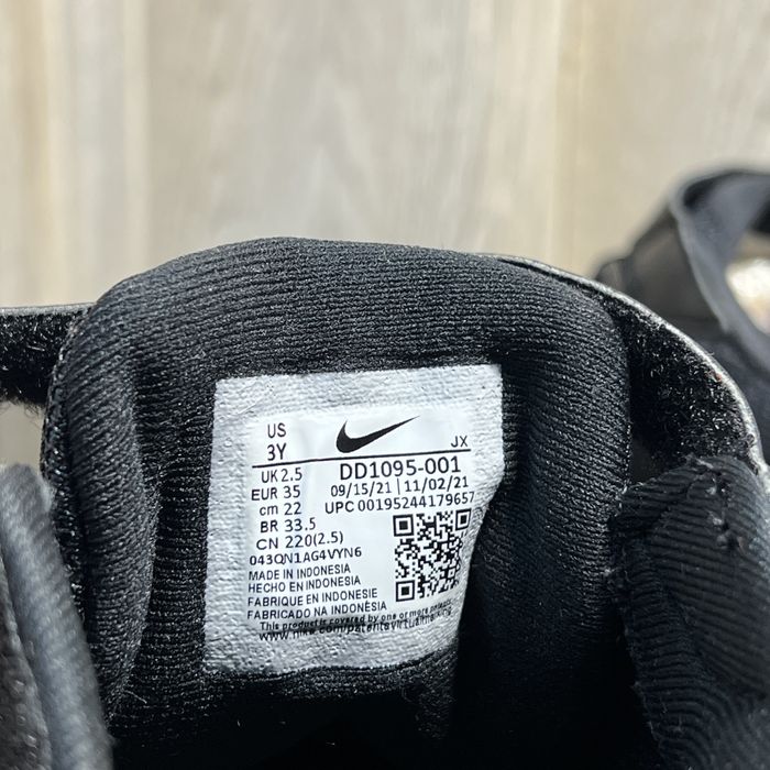 Продам оригінальні дитячі  кросівки Nike Revolution 6 ( 35р-22см)
