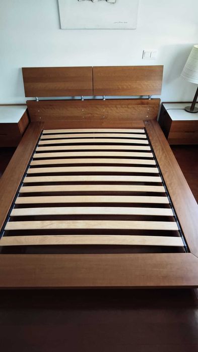 Transforme o Seu Quarto! Cama + Mesinhas em Madeira – Oportunidade!