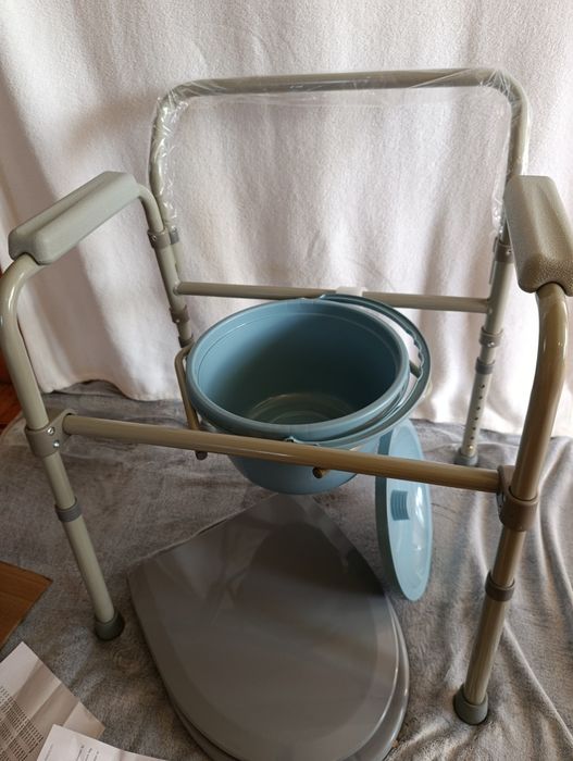 Krzesło toaletowe składane