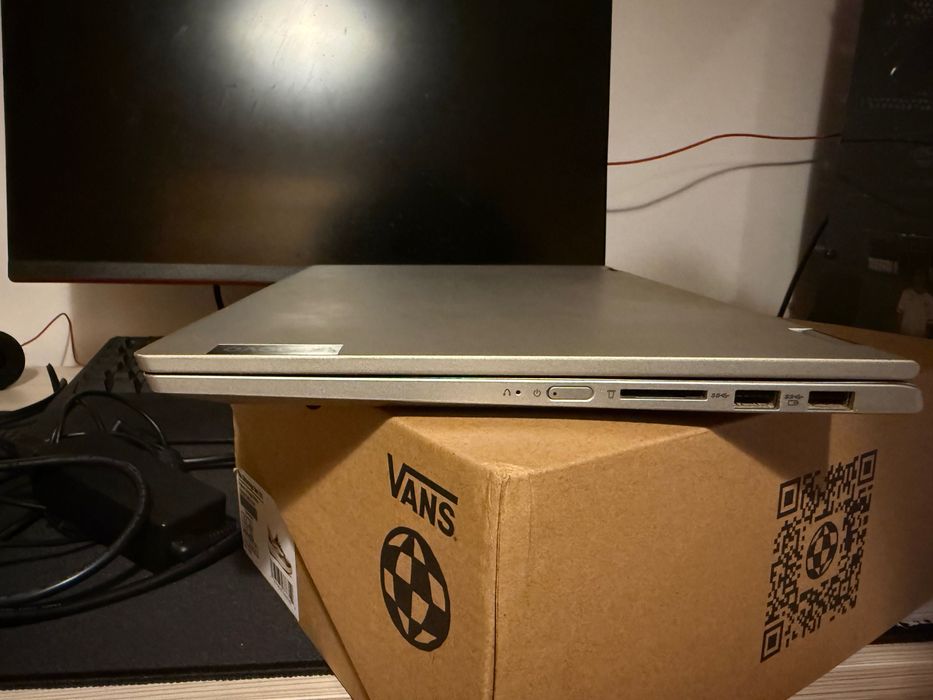 Portátil Lenovo ideapad