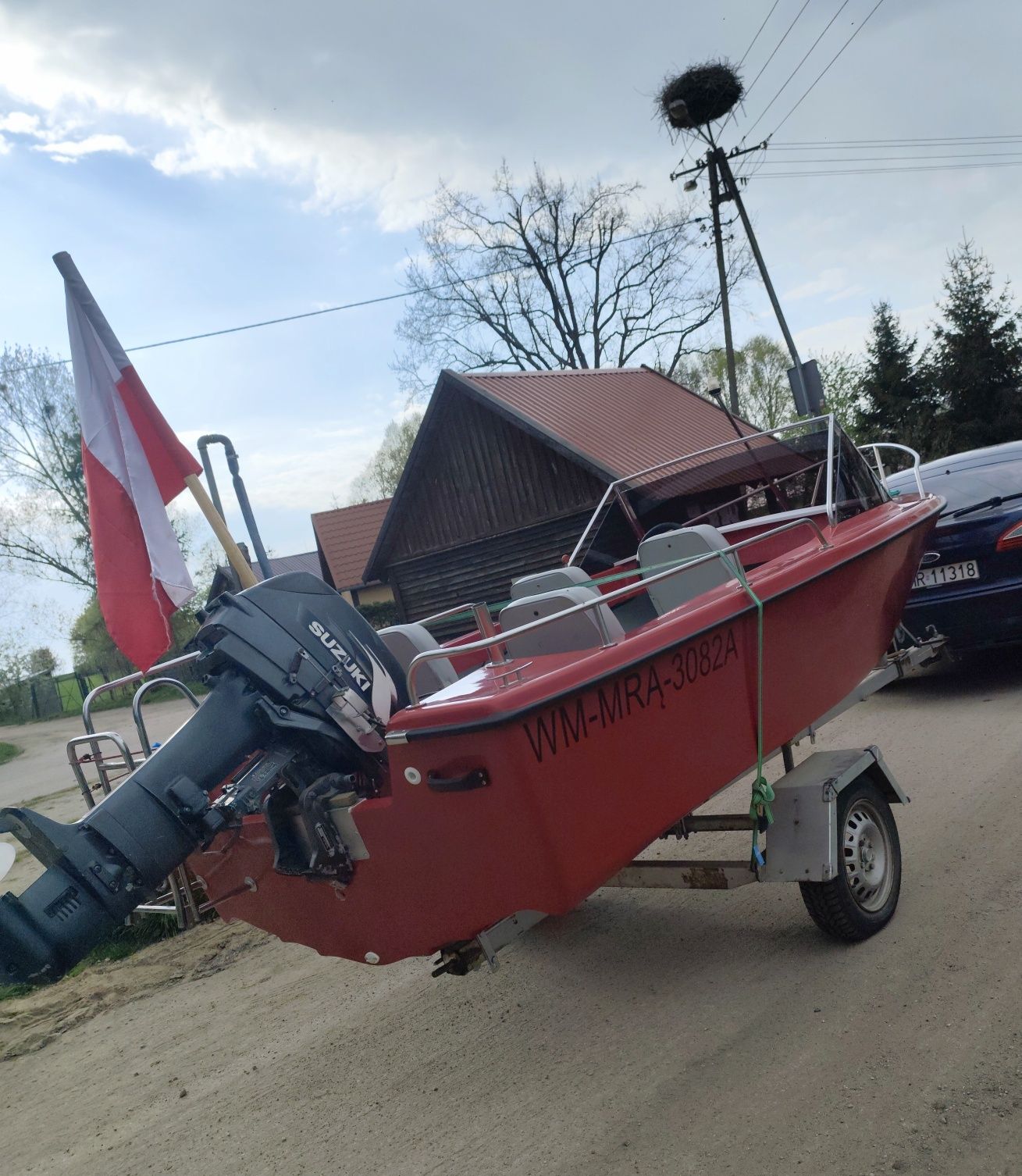 Łódź motorowa z silnikiem suzuki