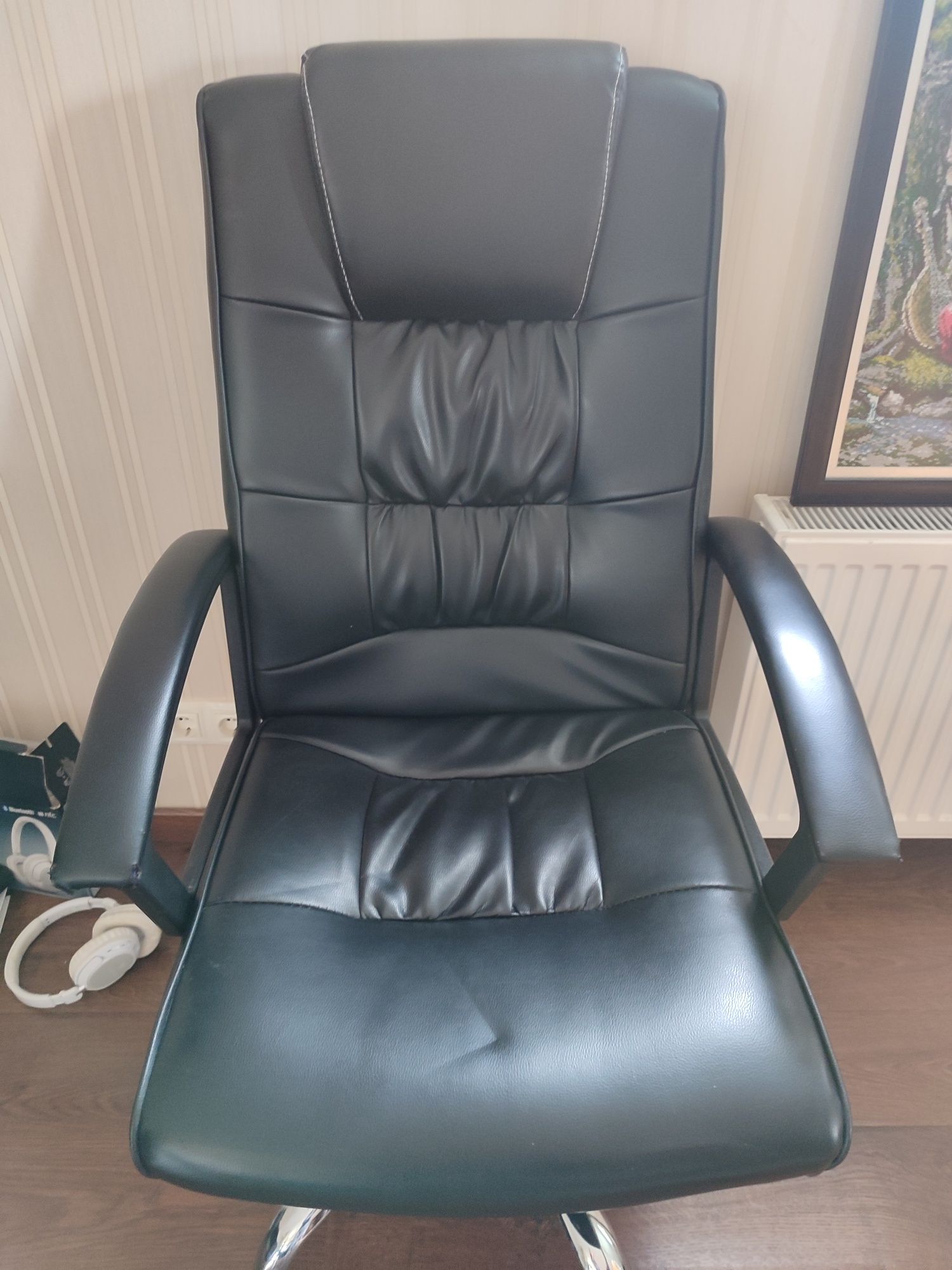 Компьютерное кресло офисное цвет черный