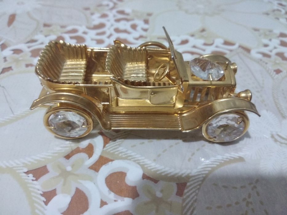 продам игрушечную машинку