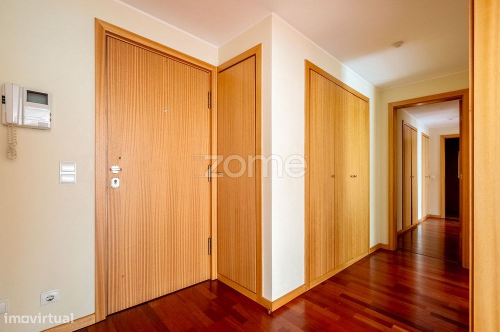 Apartamento T2 com varanda à Praça da Corujeira, Porto - Arrendamen...