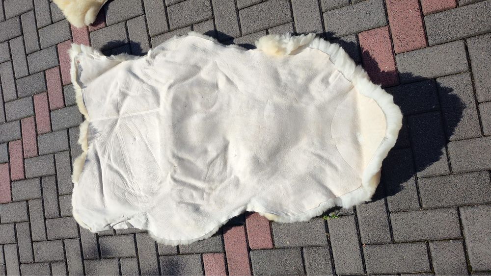 NOWY Dywanik z naturalnej skory owczej