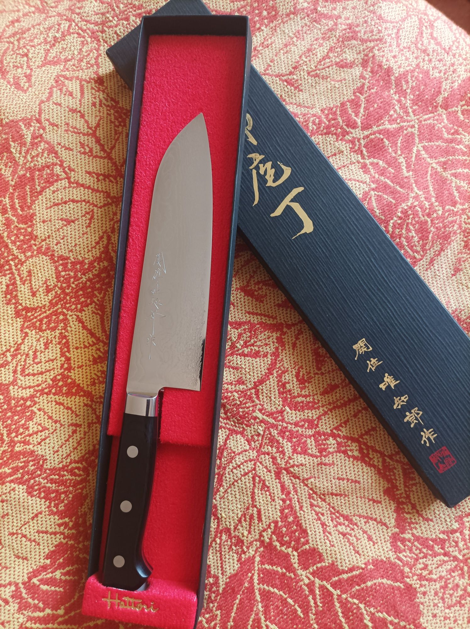 Японский нож Ichiro Hattori Santoku