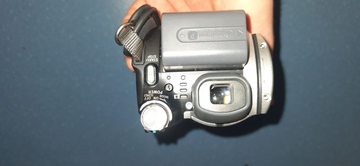 Відеокамера Sony dsr-sr100e
