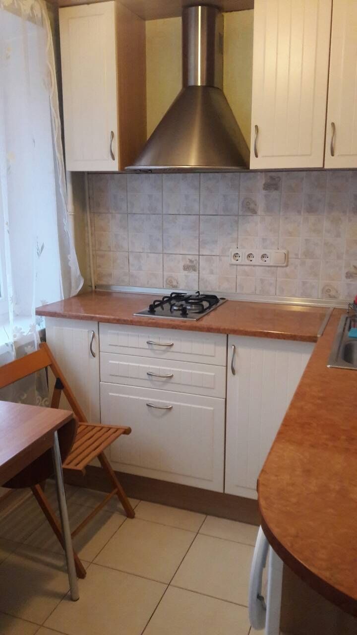 Здам 1 кімн-т Амосова 700 грн від 15 діб хороші знижки !!!