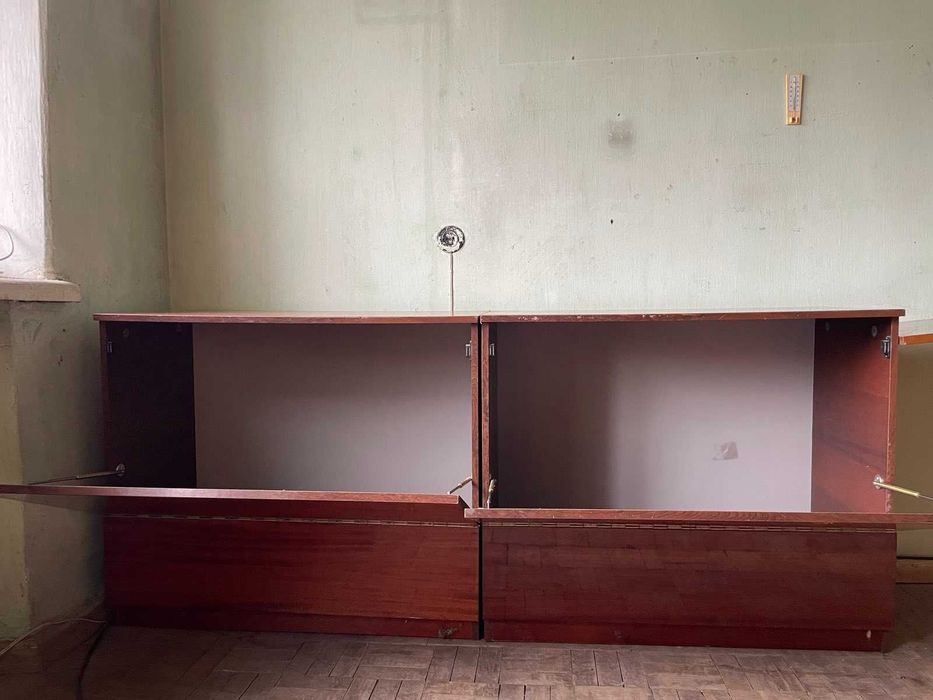 Безкоштовно  віддам меблі