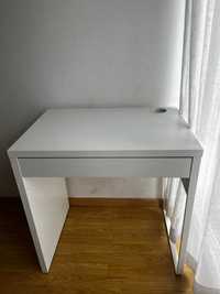 Mesa escritório IKEA modelo MICKE
Secretária, branco, 73x50 cm
