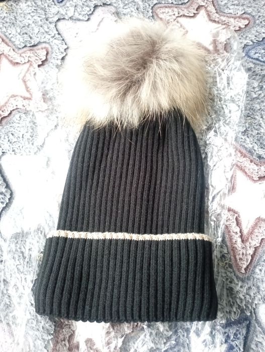 Зимова шапка на дівчинку