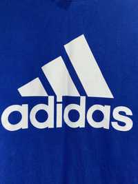 Футболка adidas синього кольору