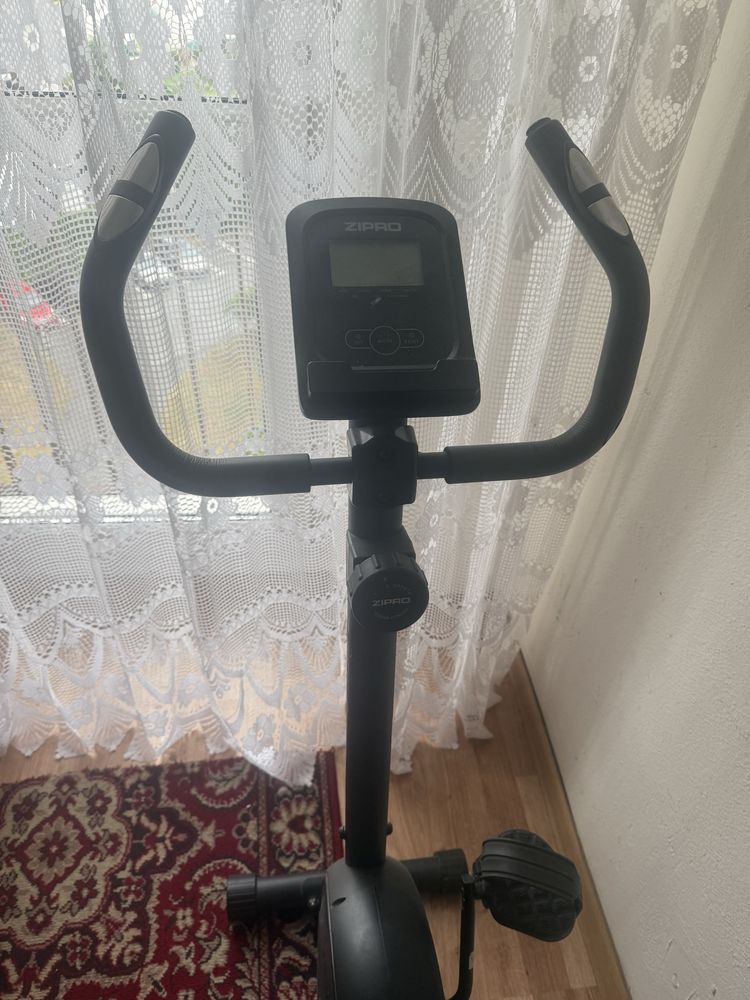 Rowerek stacjanorny zipro