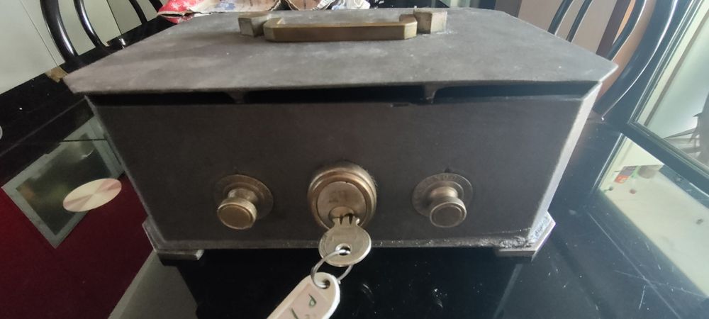Cofre marca ERM para decoração ou arranjar